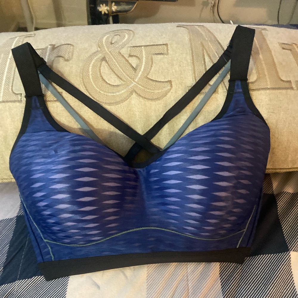 Victoria secret size 32DDD slightly used sports